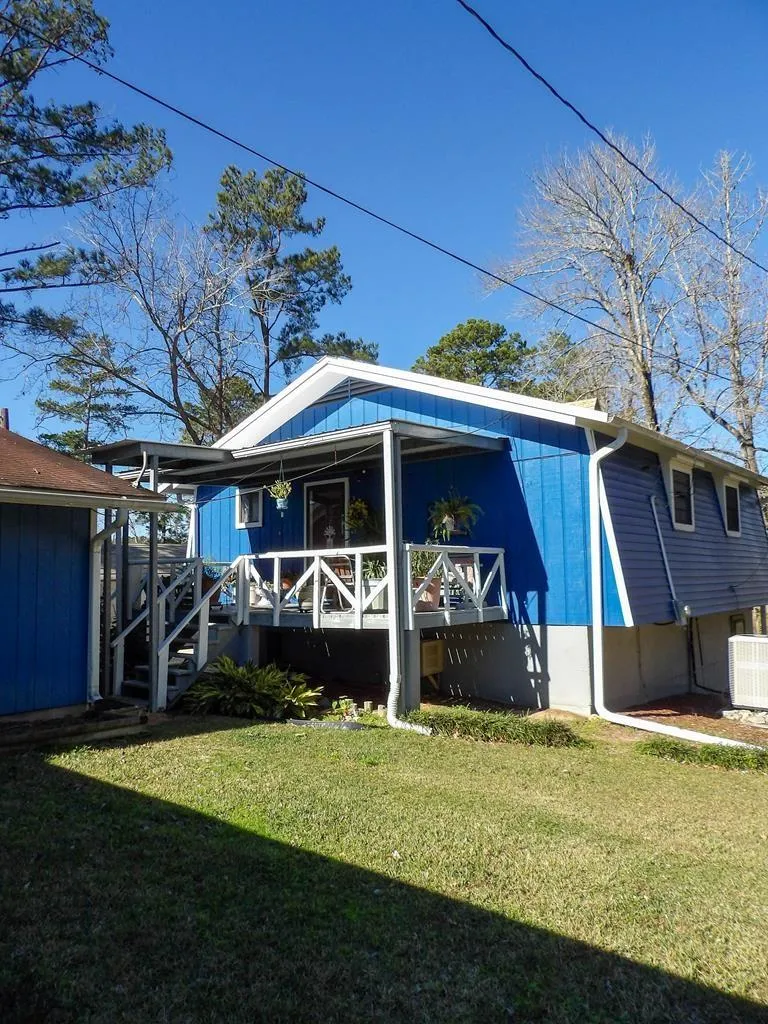 170 Crestwood Drive Burkeville, TX 75932