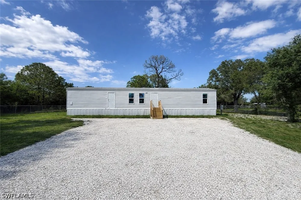 Avenida Del Sur Clewiston, FL 33440