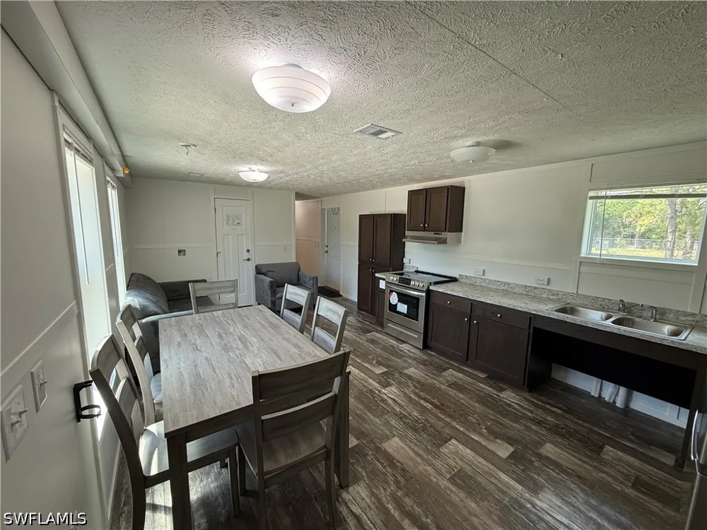 Avenida Del Sur Clewiston, FL 33440