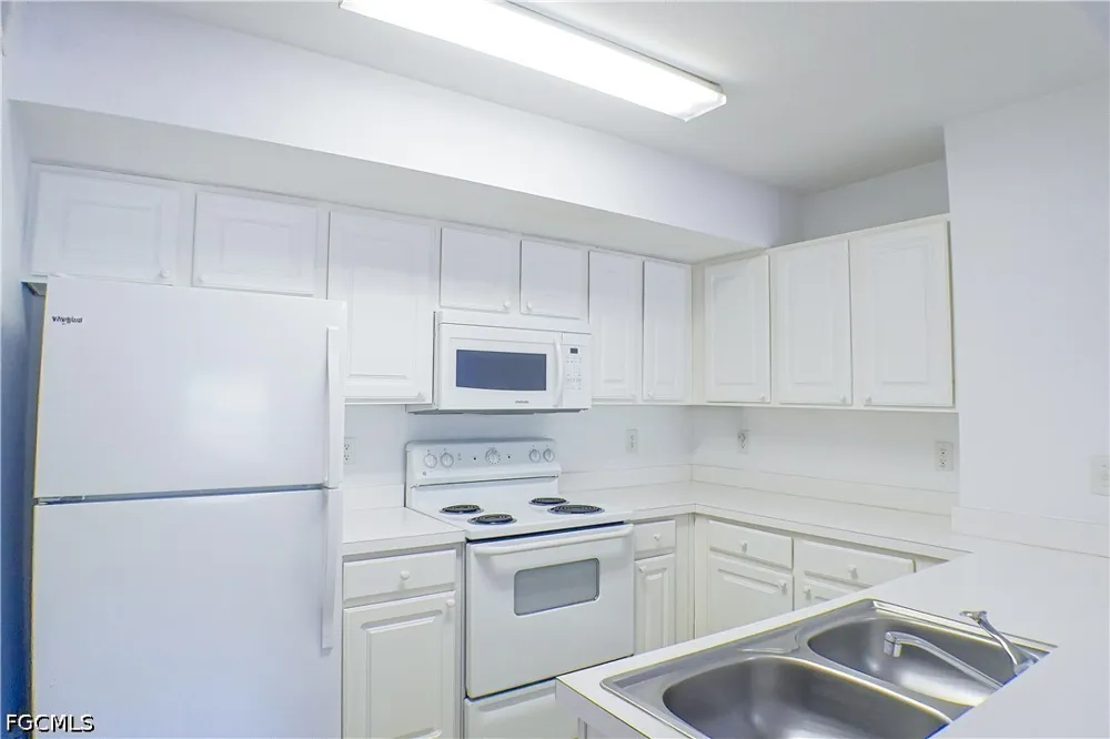 residence Drive #211 Fort Myers, FL 33901