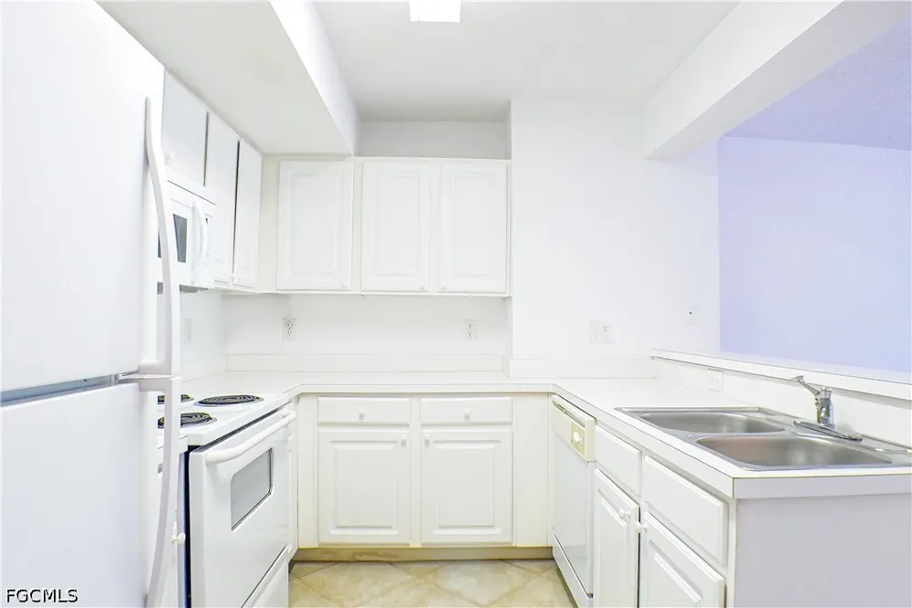 residence Drive #211 Fort Myers, FL 33901