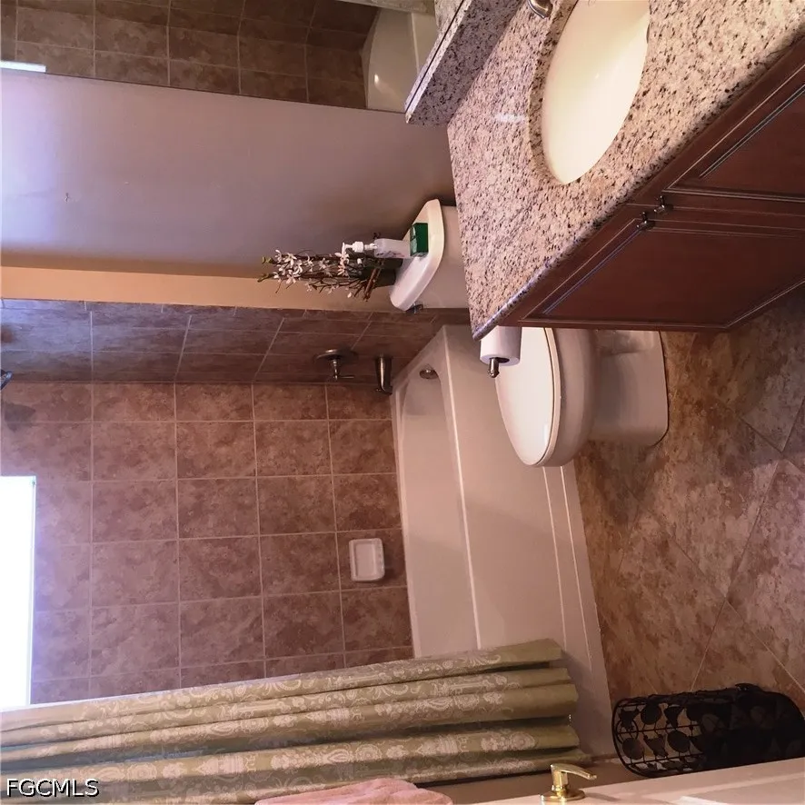 Goldenrod Lane #103 Alva, FL 33920