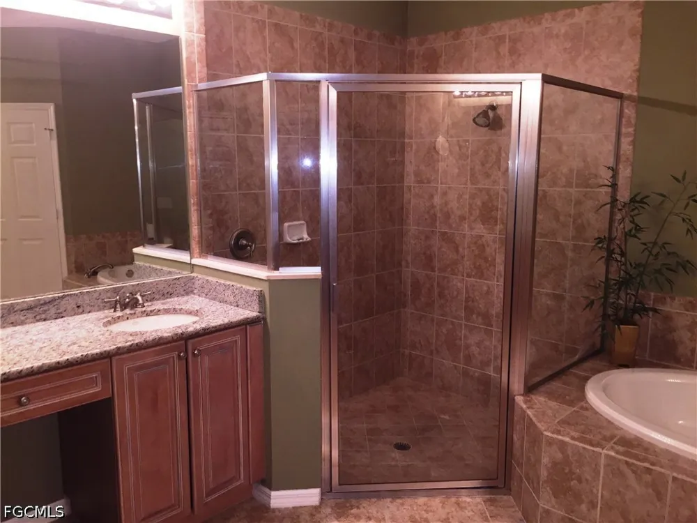 Goldenrod Lane #103 Alva, FL 33920