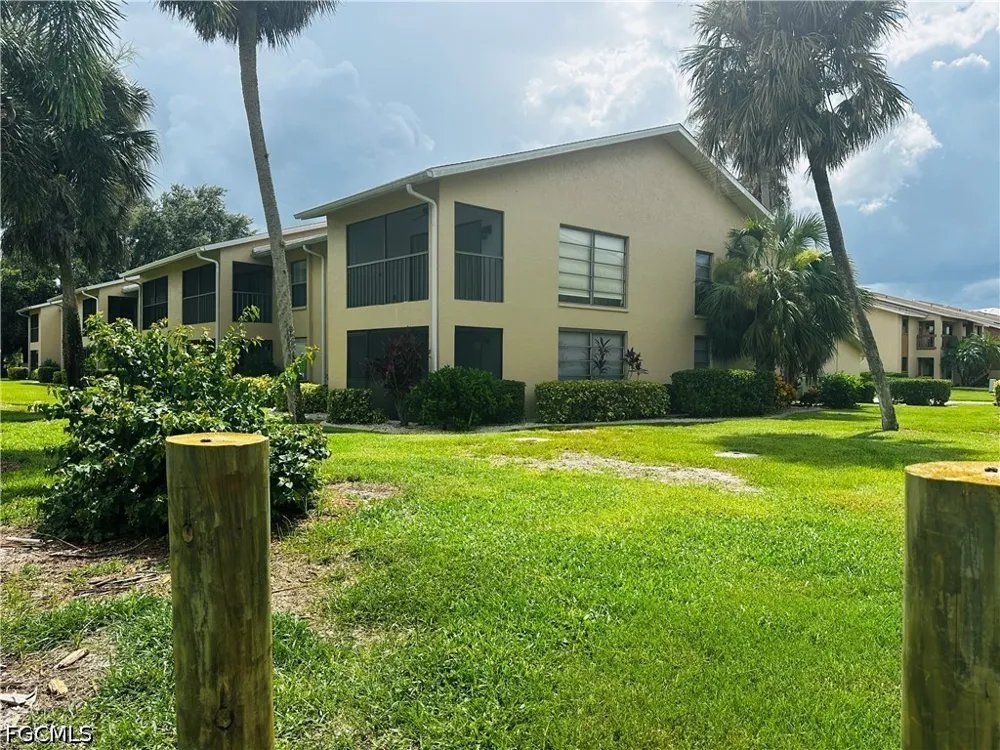 Moonraker Court #209 North Fort Myers, FL 33917