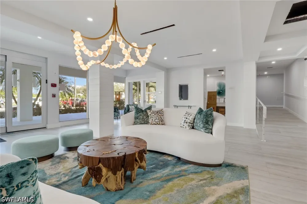 Bluebill Avenue #709 Naples, FL 34108