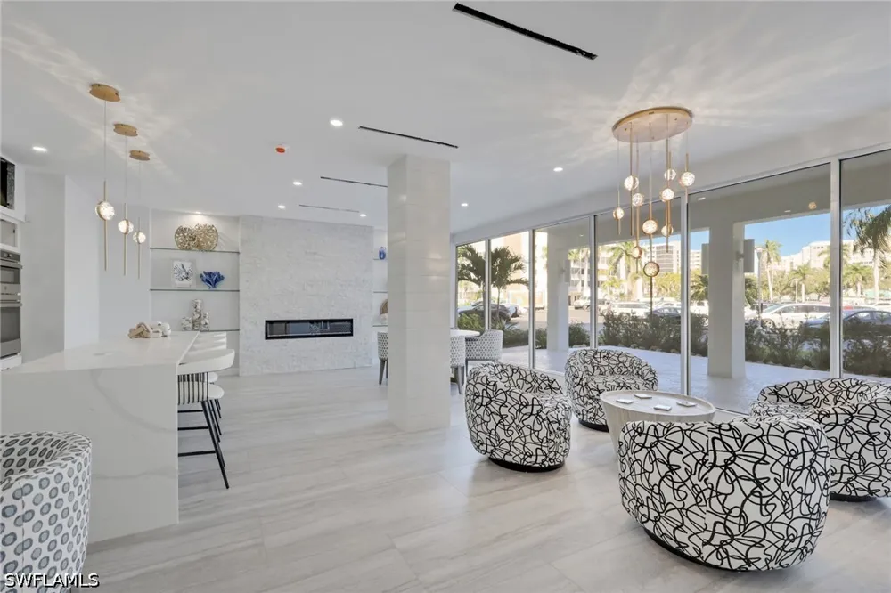 Bluebill Avenue #709 Naples, FL 34108