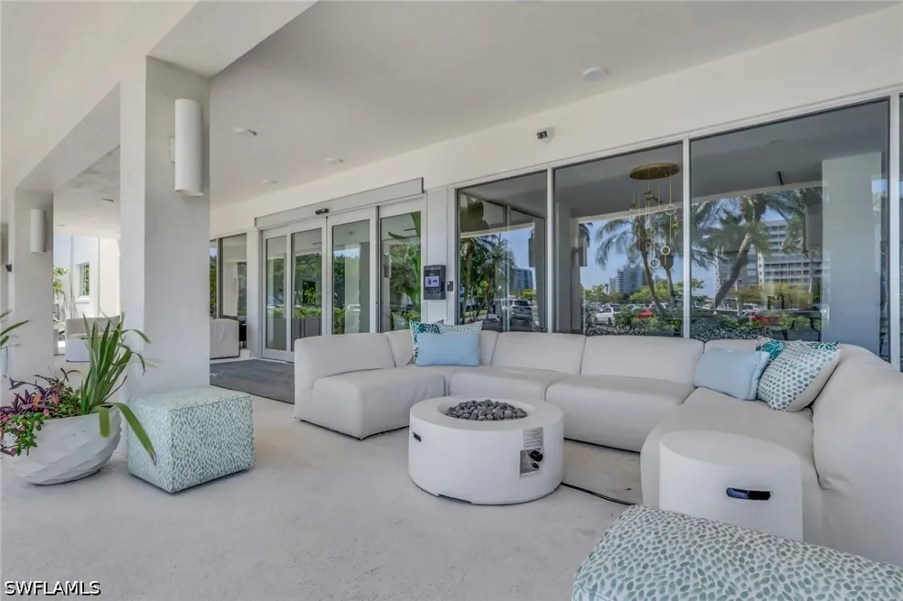 Bluebill Avenue #709 Naples, FL 34108