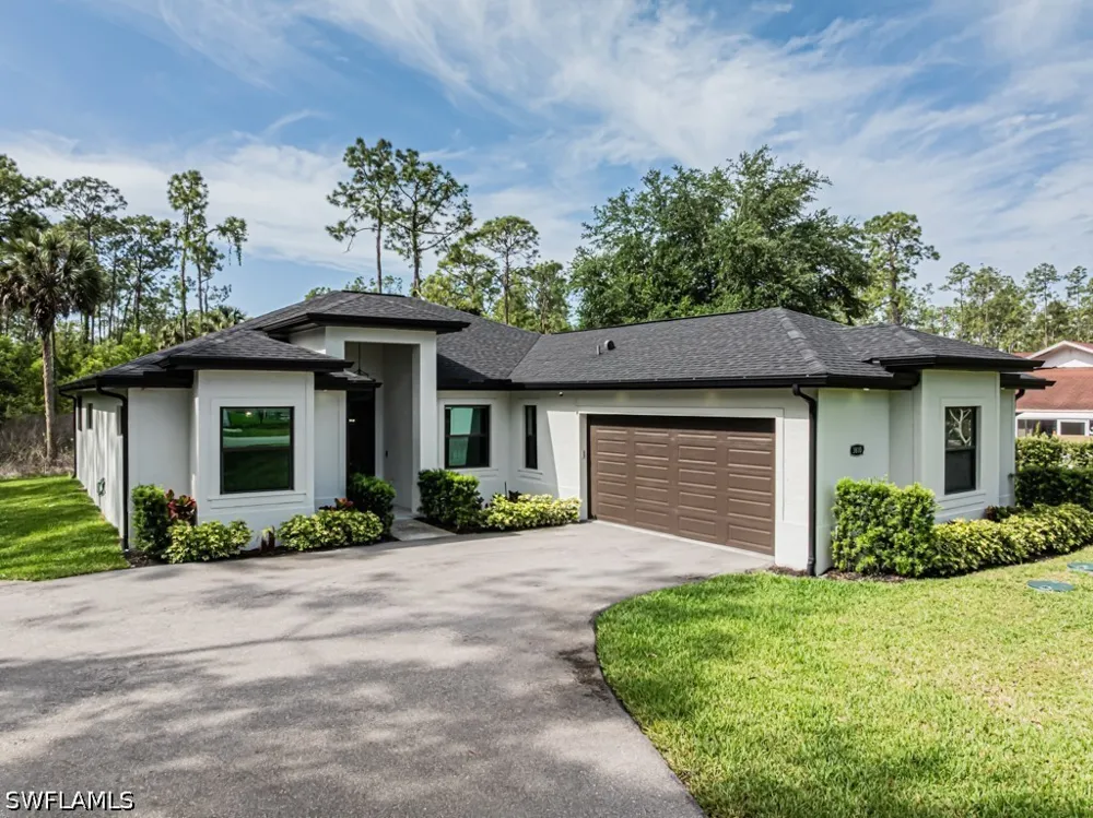 2nd Avenue SE Naples, FL 34117