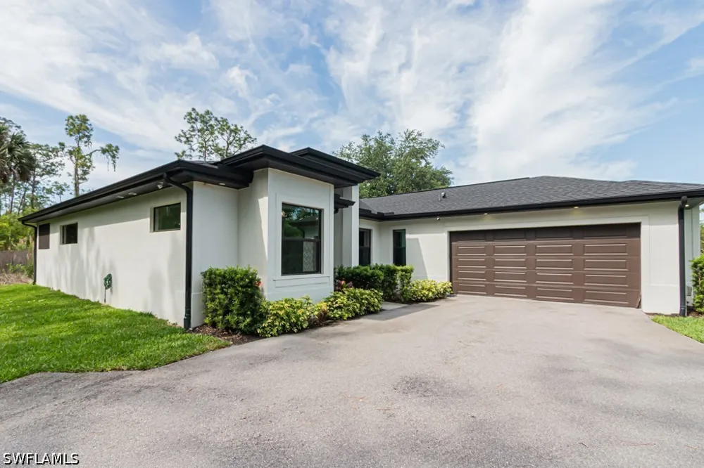 2nd Avenue SE Naples, FL 34117