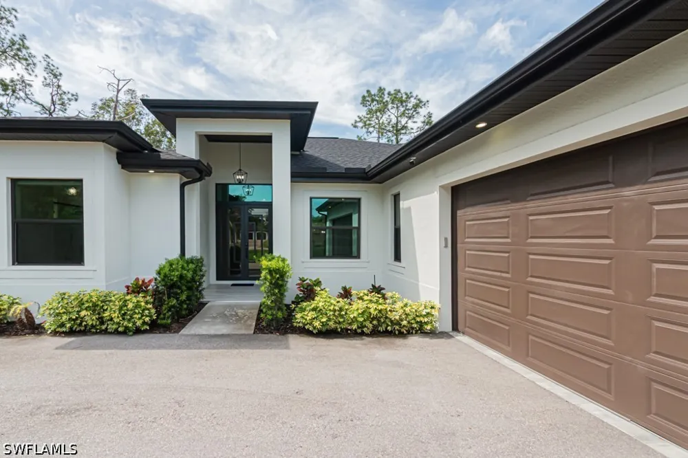 2nd Avenue SE Naples, FL 34117
