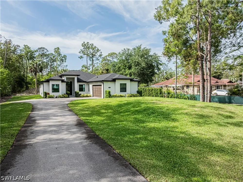 2nd Avenue SE Naples, FL 34117