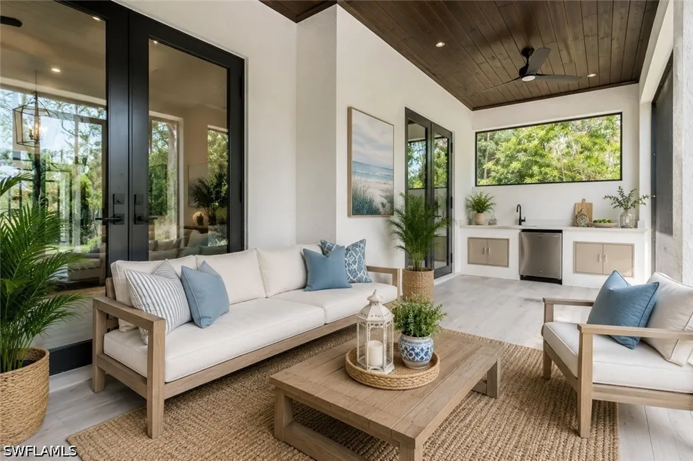 2nd Avenue SE Naples, FL 34117