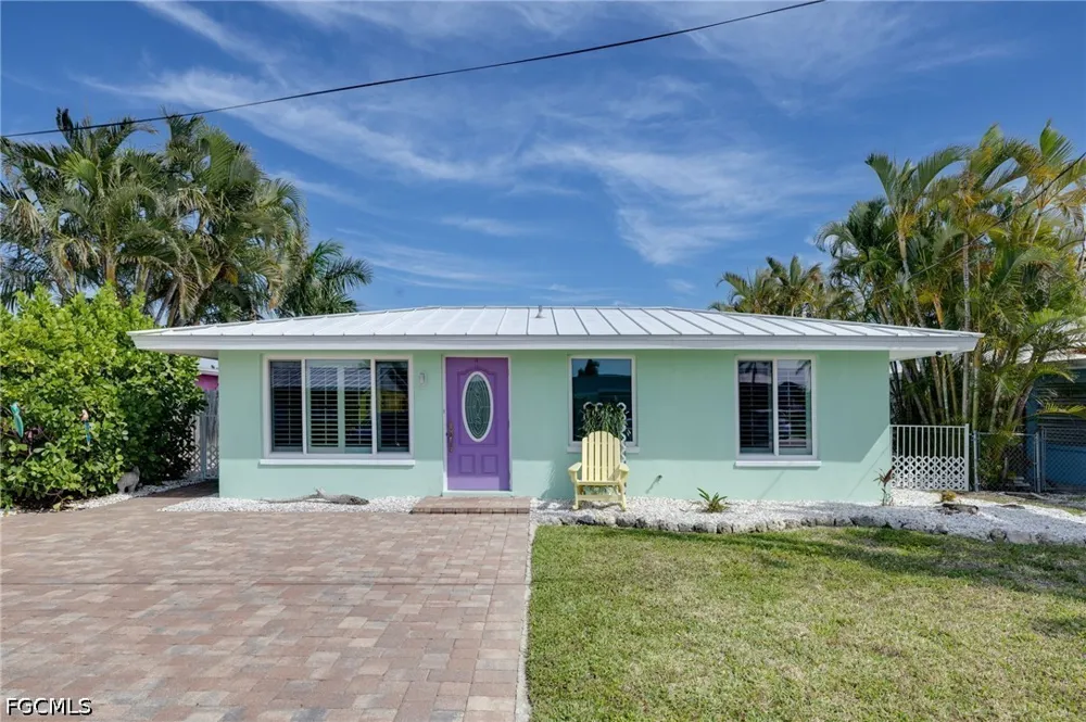 Bridgeview Street Matlacha, FL 33993