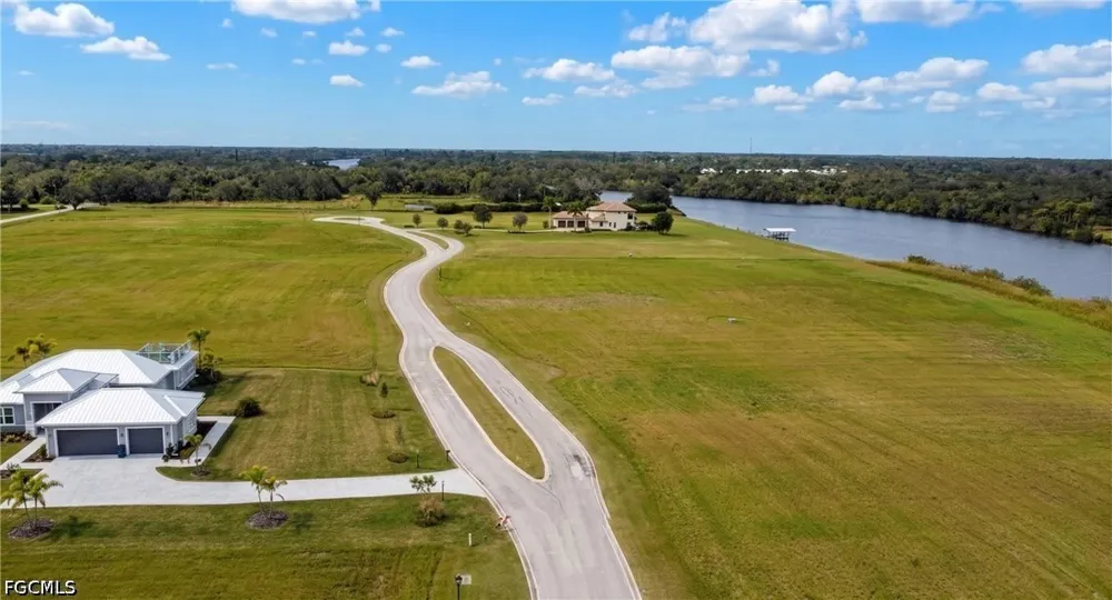 Yellow Button Lane Alva, FL 33920