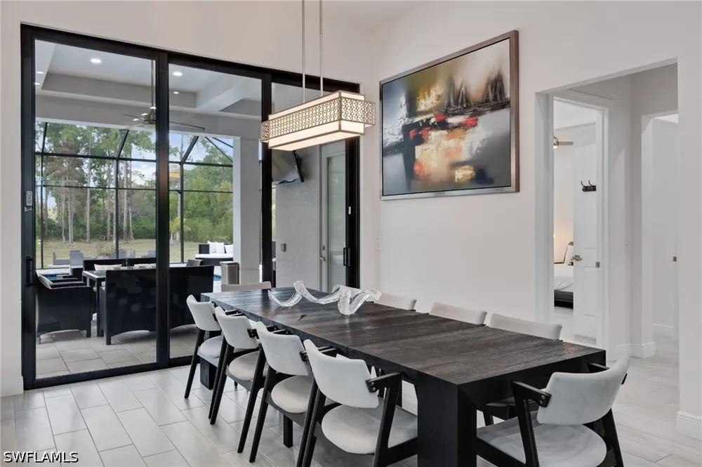 Livingston Woods Lane Naples, FL 34109