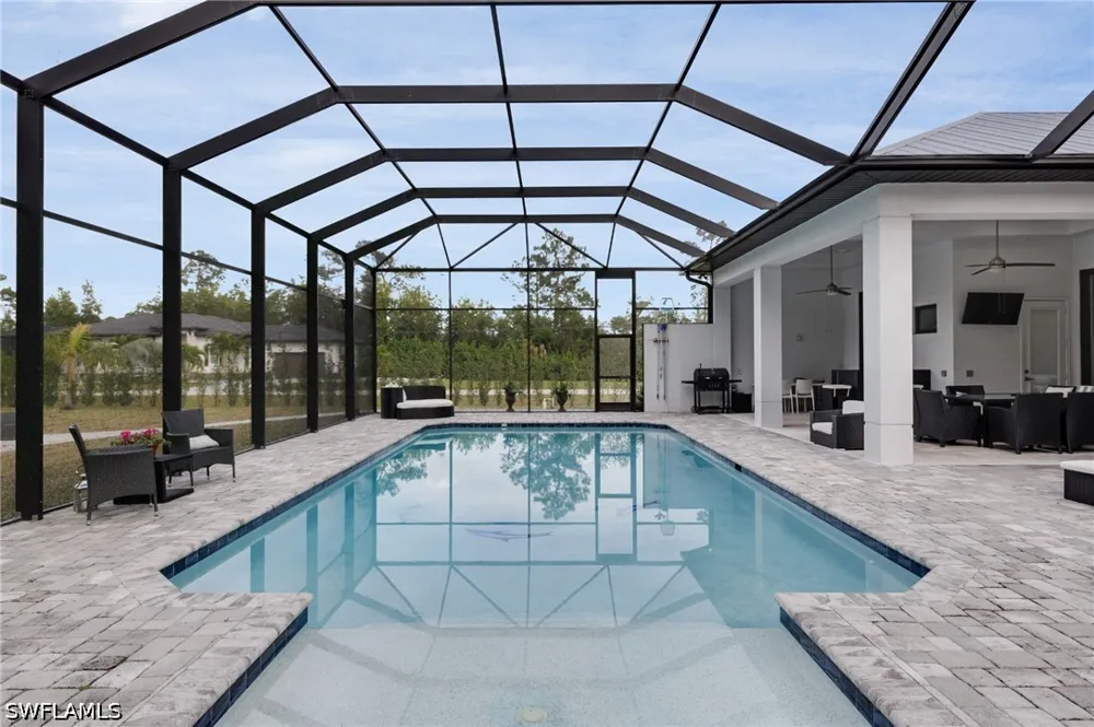 Livingston Woods Lane Naples, FL 34109