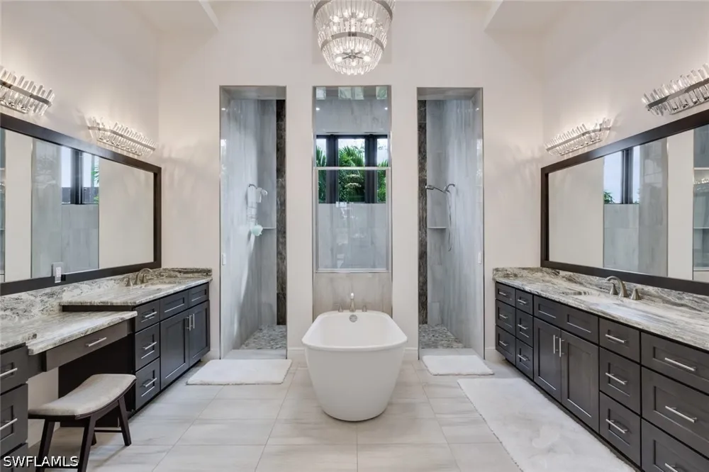 Livingston Woods Lane Naples, FL 34109