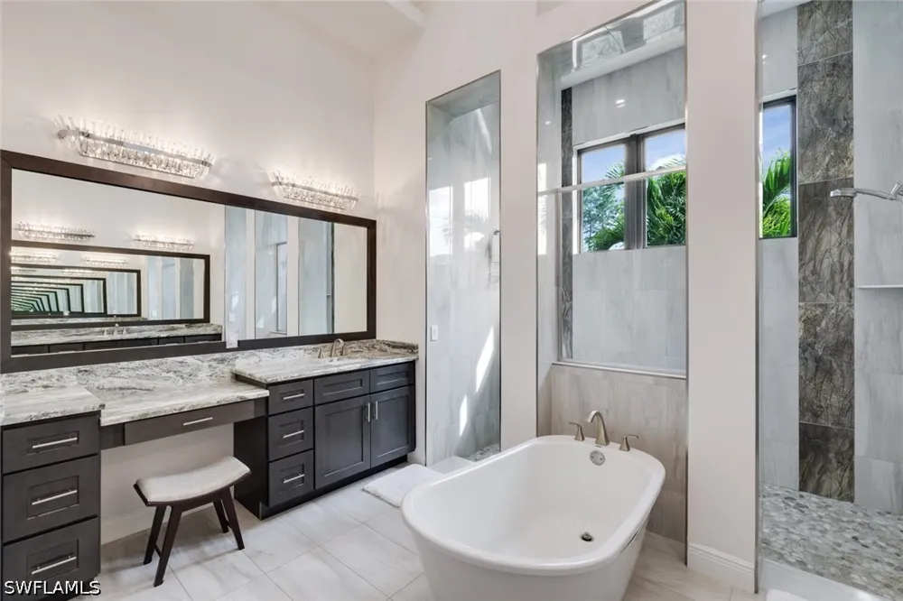 Livingston Woods Lane Naples, FL 34109
