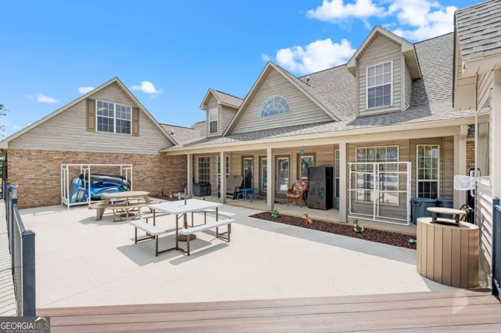 375 Dasher ST Lyons, GA 30436