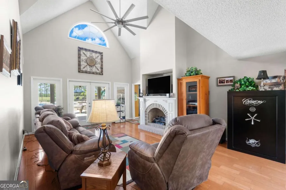 375 Dasher ST Lyons, GA 30436