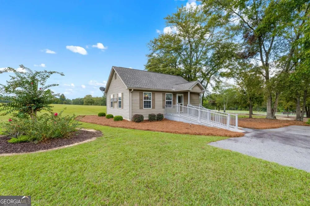 375 Dasher ST Lyons, GA 30436