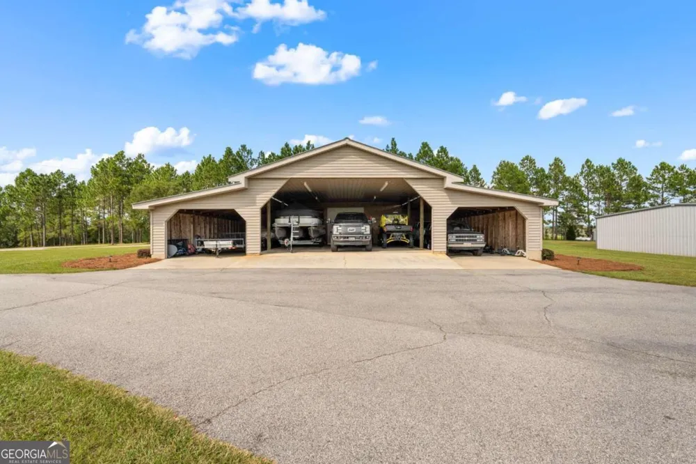375 Dasher ST Lyons, GA 30436