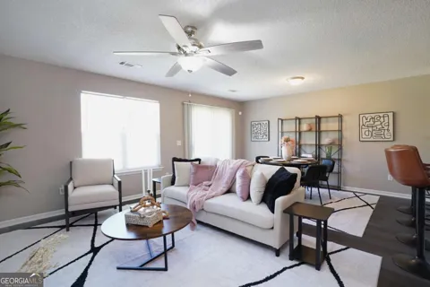 5338 Creekview LN