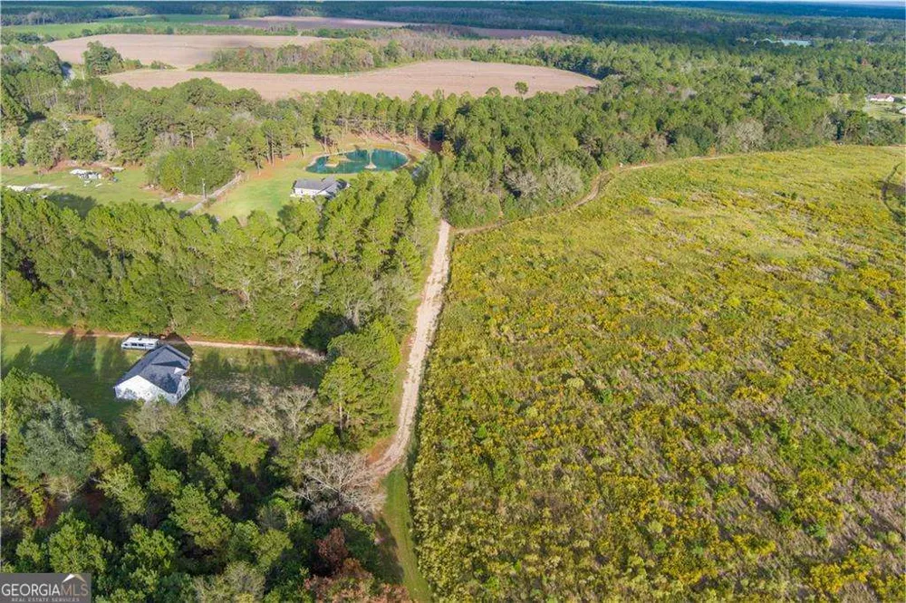 284 Barrett RD Sparks, GA 31647