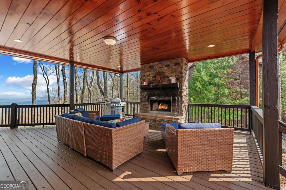 176 Katahdin DR Mineral Bluff, GA 30559