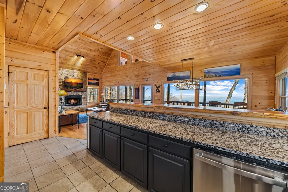 176 Katahdin DR Mineral Bluff, GA 30559