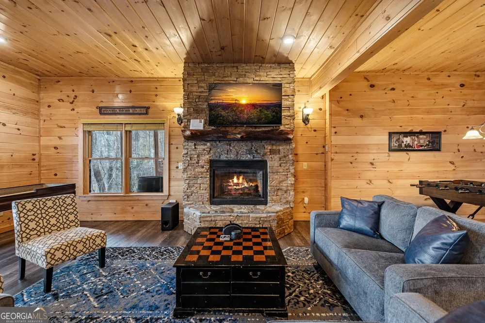 176 Katahdin DR Mineral Bluff, GA 30559