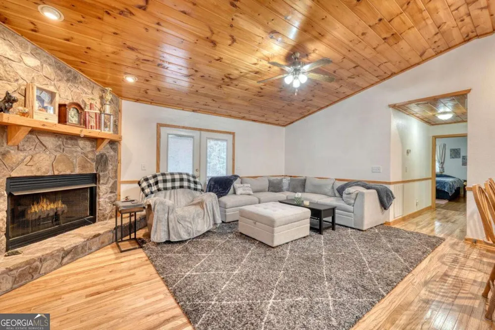 694 Hilltop RD Murphy, NC 28906