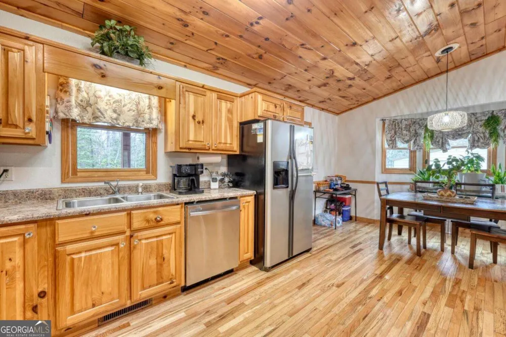 694 Hilltop RD Murphy, NC 28906