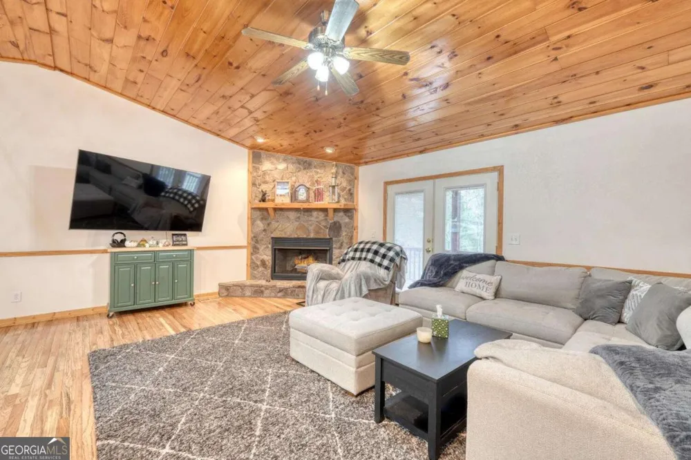 694 Hilltop RD Murphy, NC 28906
