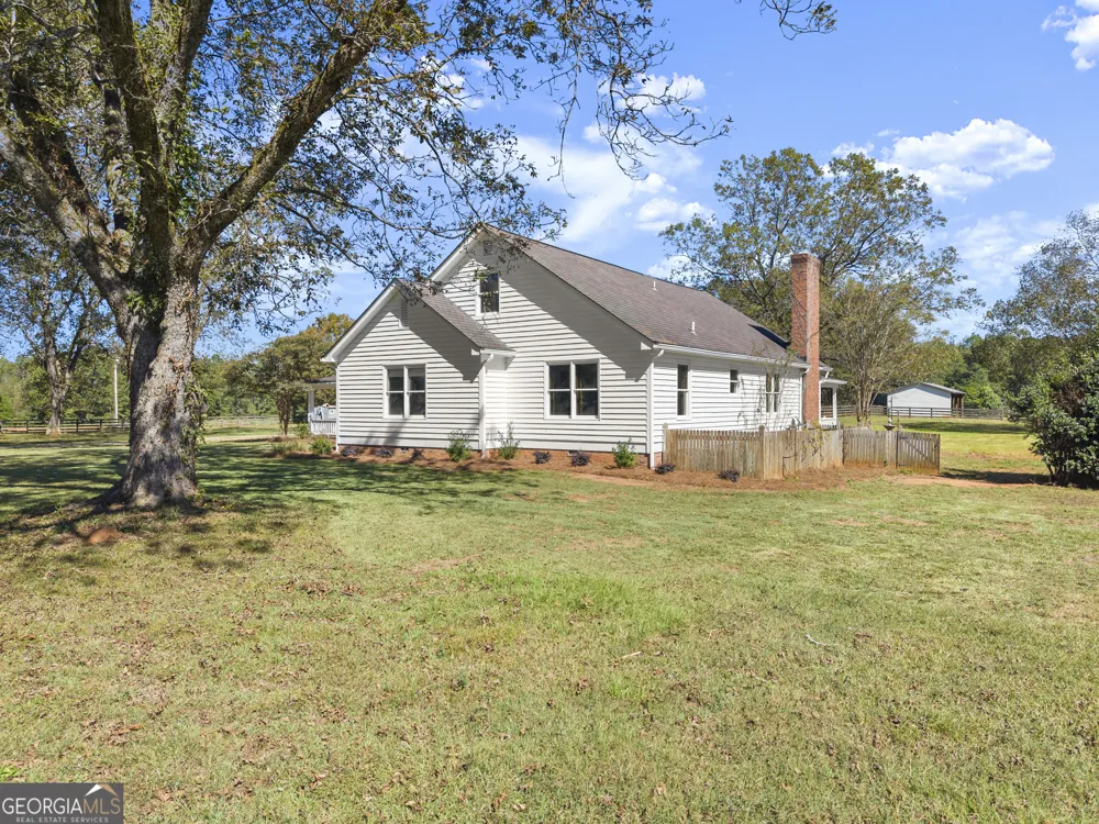 1972 Rest Haven RD Yatesville, GA 31097