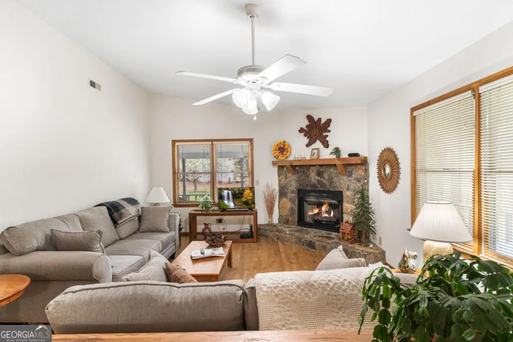 9045 Betty Jo CIR Young Harris, GA 30582