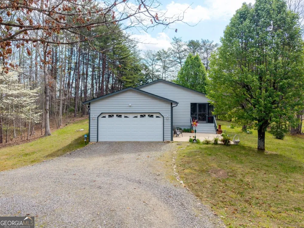 9045 Betty Jo CIR Young Harris, GA 30582
