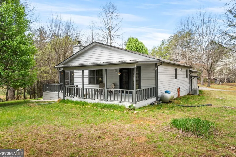 9045 Betty Jo CIR Young Harris, GA 30582
