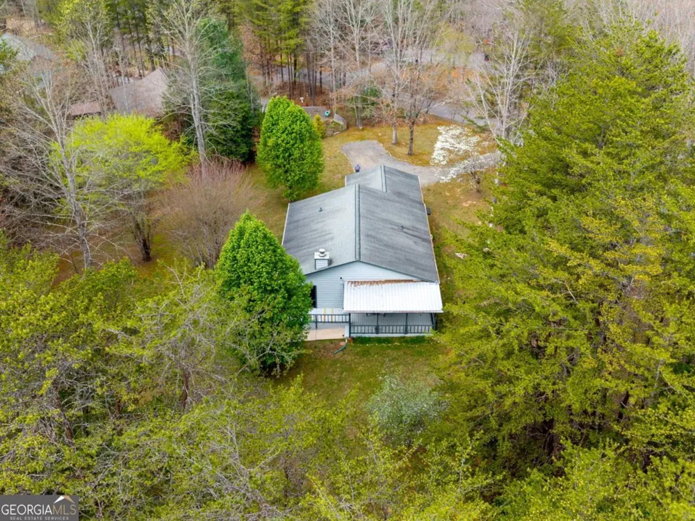 9045 Betty Jo CIR Young Harris, GA 30582