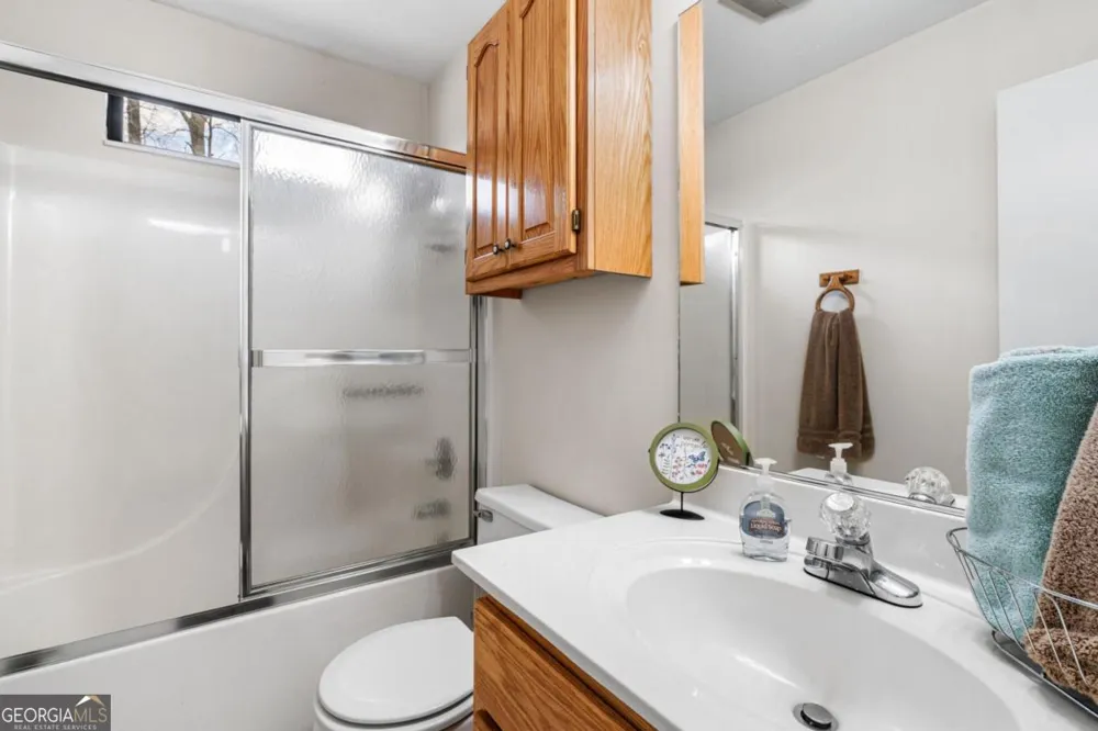 9045 Betty Jo CIR Young Harris, GA 30582