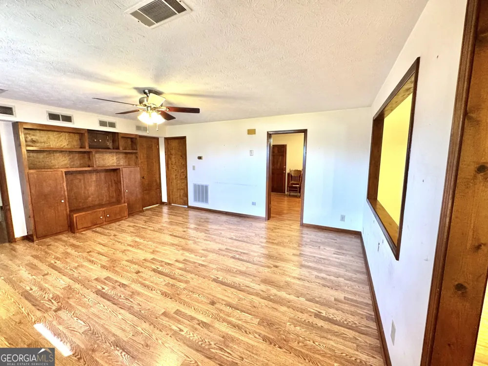 1760 Fears RD Rutledge, GA 30663