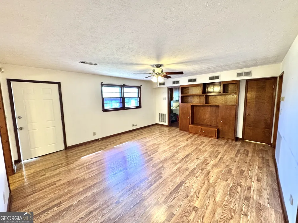 1760 Fears RD Rutledge, GA 30663