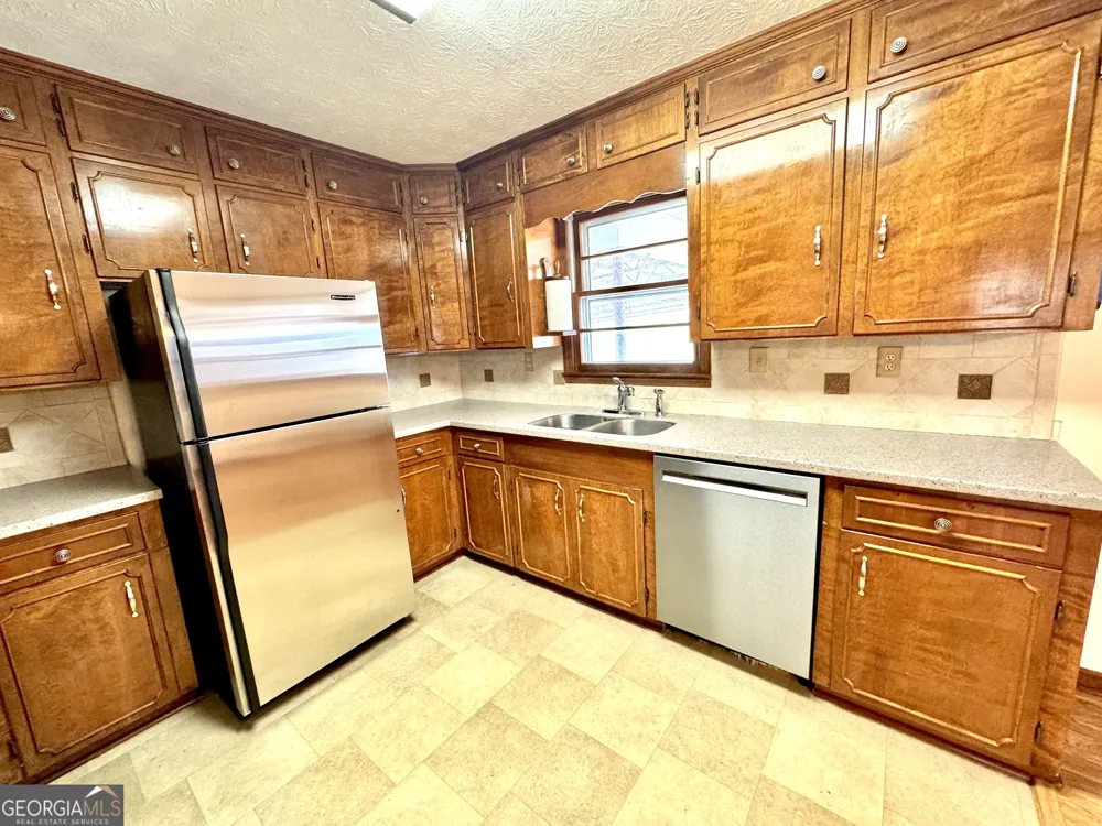 1760 Fears RD Rutledge, GA 30663