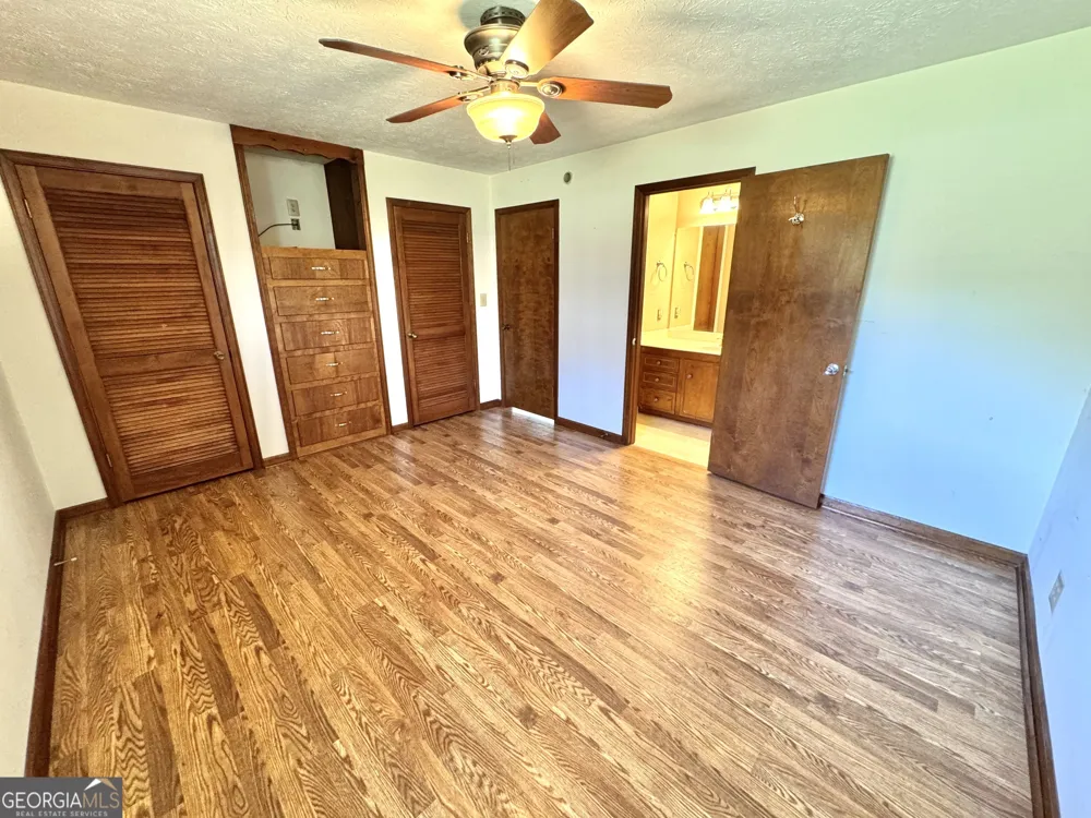 1760 Fears RD Rutledge, GA 30663