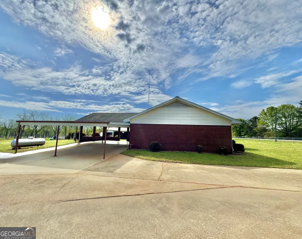 1760 Fears RD Rutledge, GA 30663