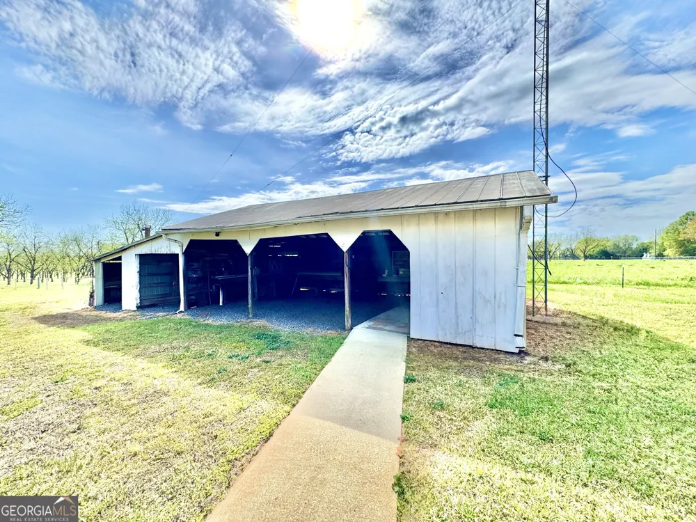 1760 Fears RD Rutledge, GA 30663