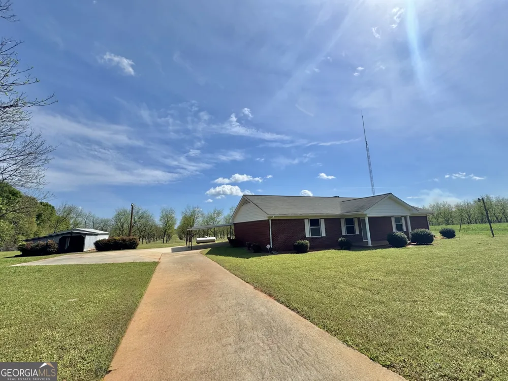 1760 Fears RD Rutledge, GA 30663