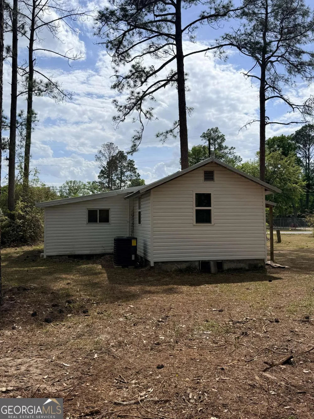 374 Patterson ST Baxley, GA 31513