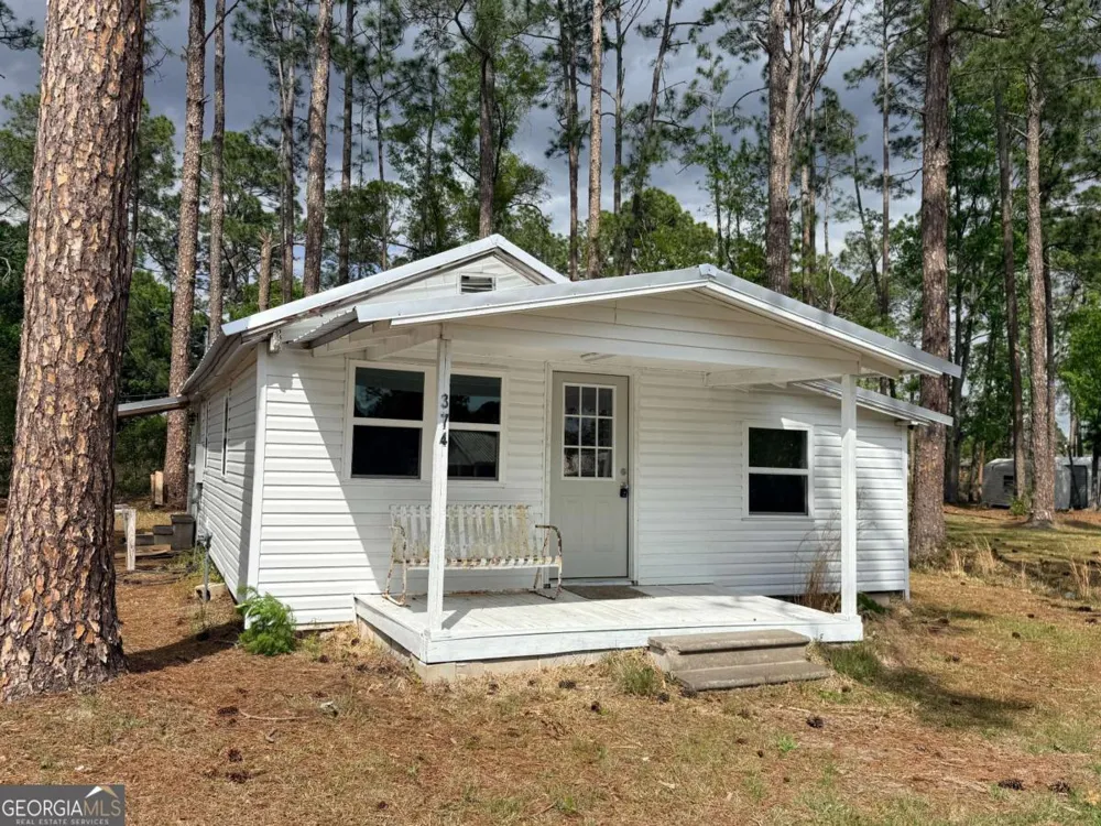 374 Patterson ST Baxley, GA 31513