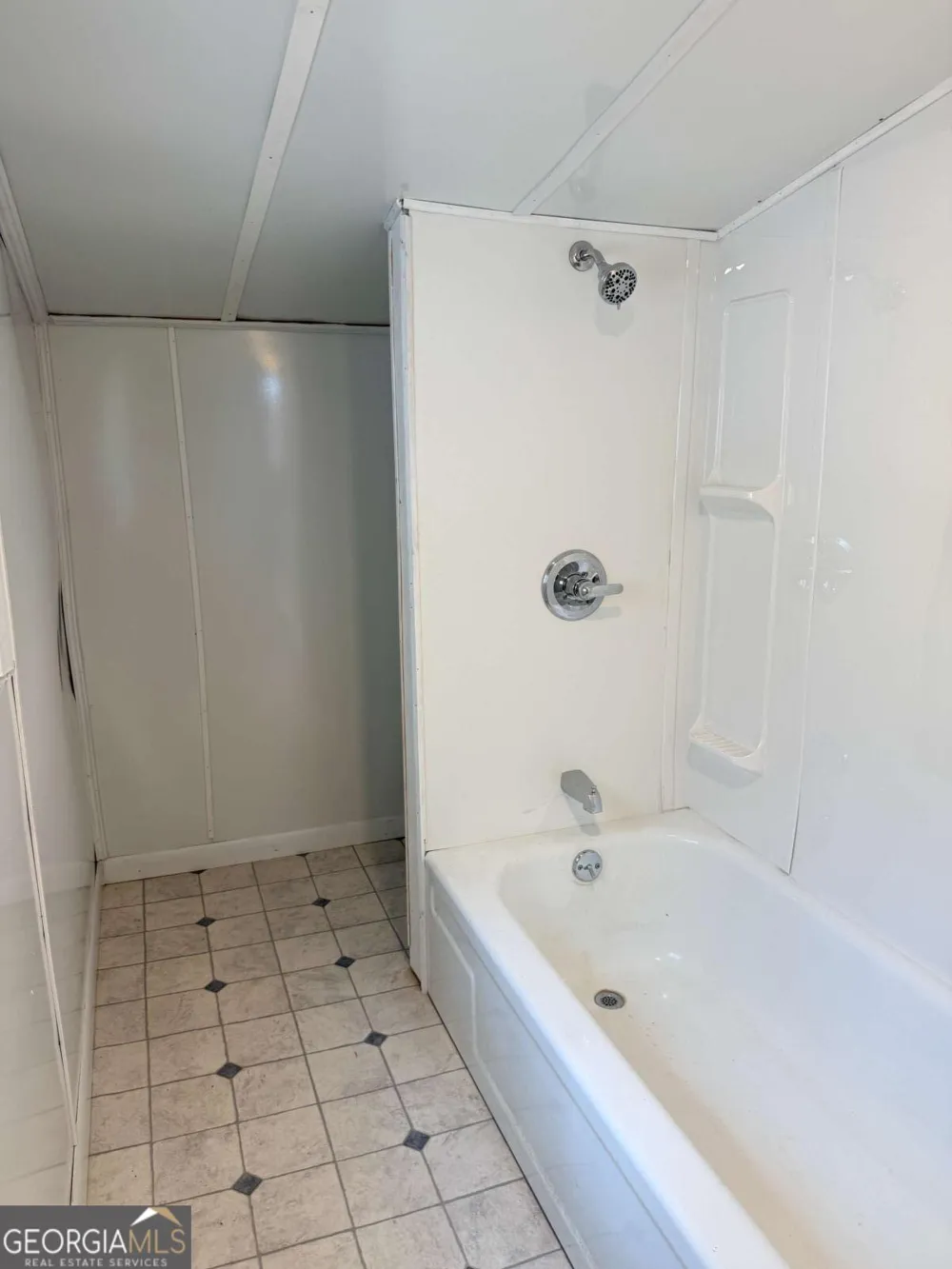 374 Patterson ST Baxley, GA 31513